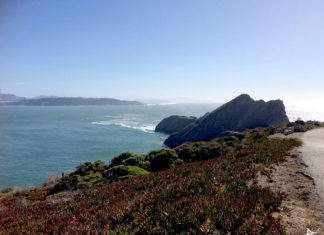 Caminho do estacionamento ao Point Reys Lighthouse
