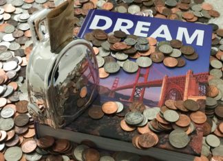 Juntar dinheiro para estudar fora