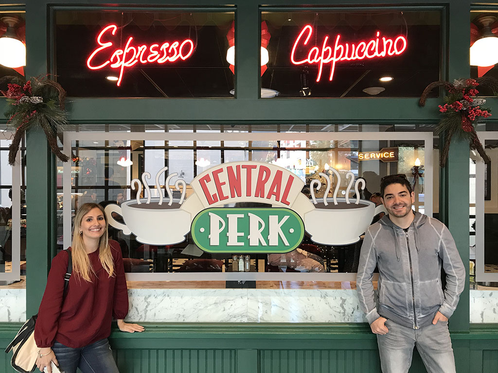Café da série dos Friends, o Central Perk.