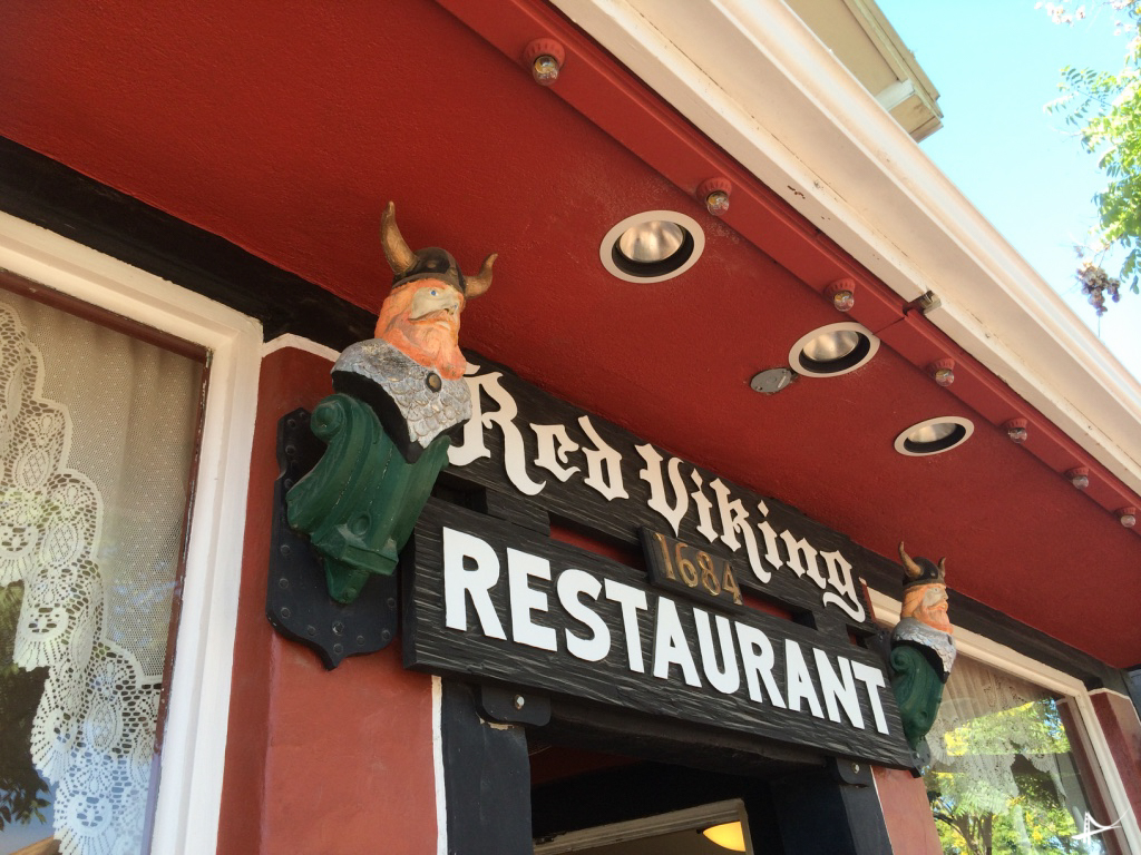 Foto de um restaurante Viking no centro de Solvang