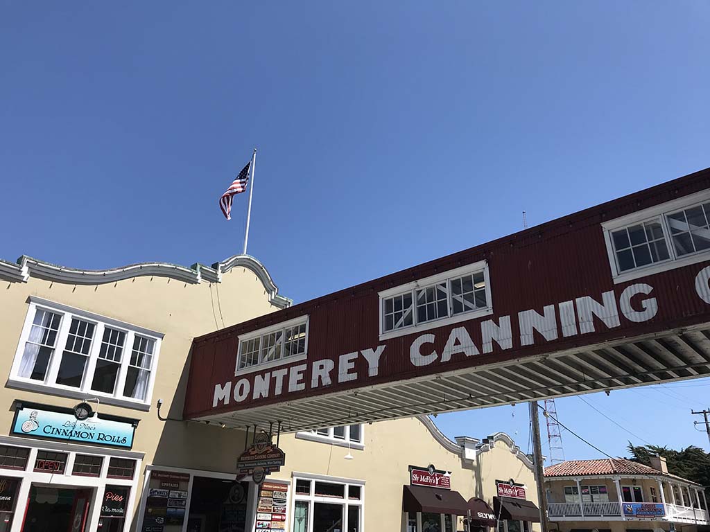 Fabricas de sardinha em Monterey