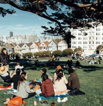 Estudantes na Alamo Square em San Francisco