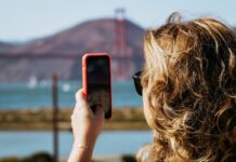 Tirando foto com o celular da Golden Gate Bridge