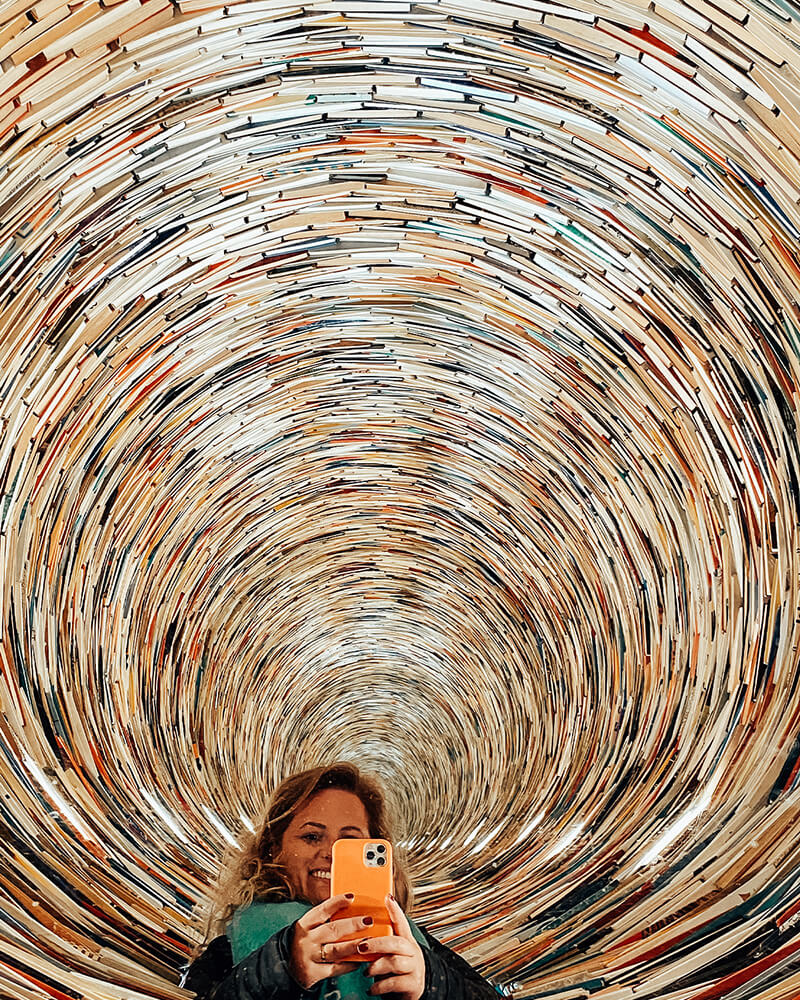Túnel de livros em Praga